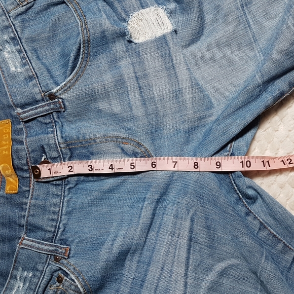 Distressed Cropped Jeans - Picture 8 of 8